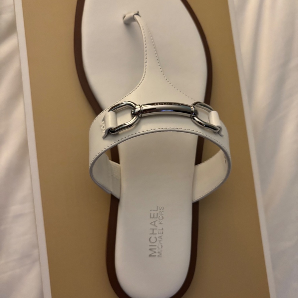 Michael Kors White Carson Flat Thong Sandal - NEW IN BOX